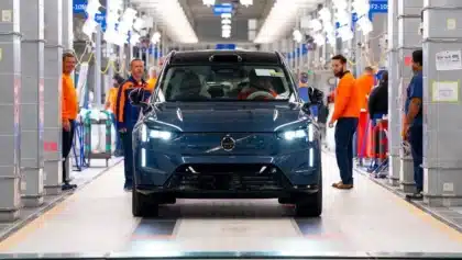 Volvo's new SUV models hit software bumps