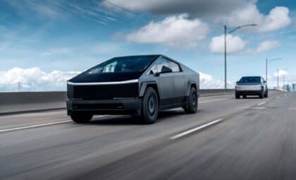 Tesla Cybertruck RWD
