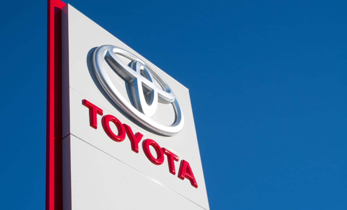 Toyota dealership sign