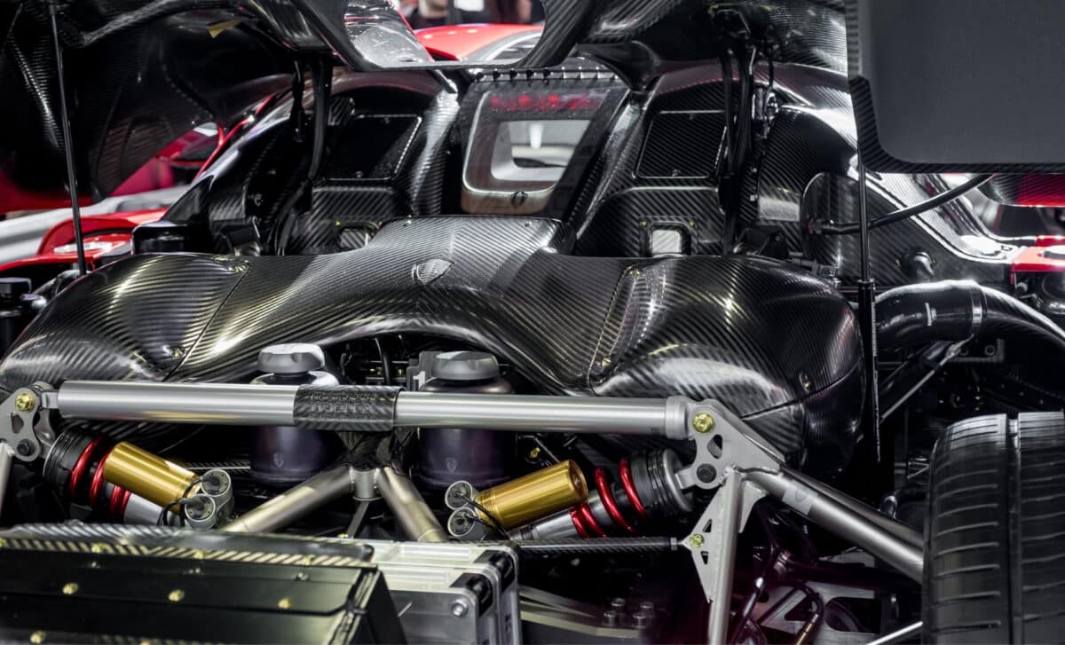 engine of a Koenigsegg Regera
