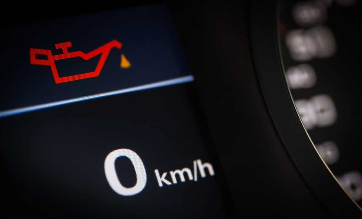oil light symbol in a car