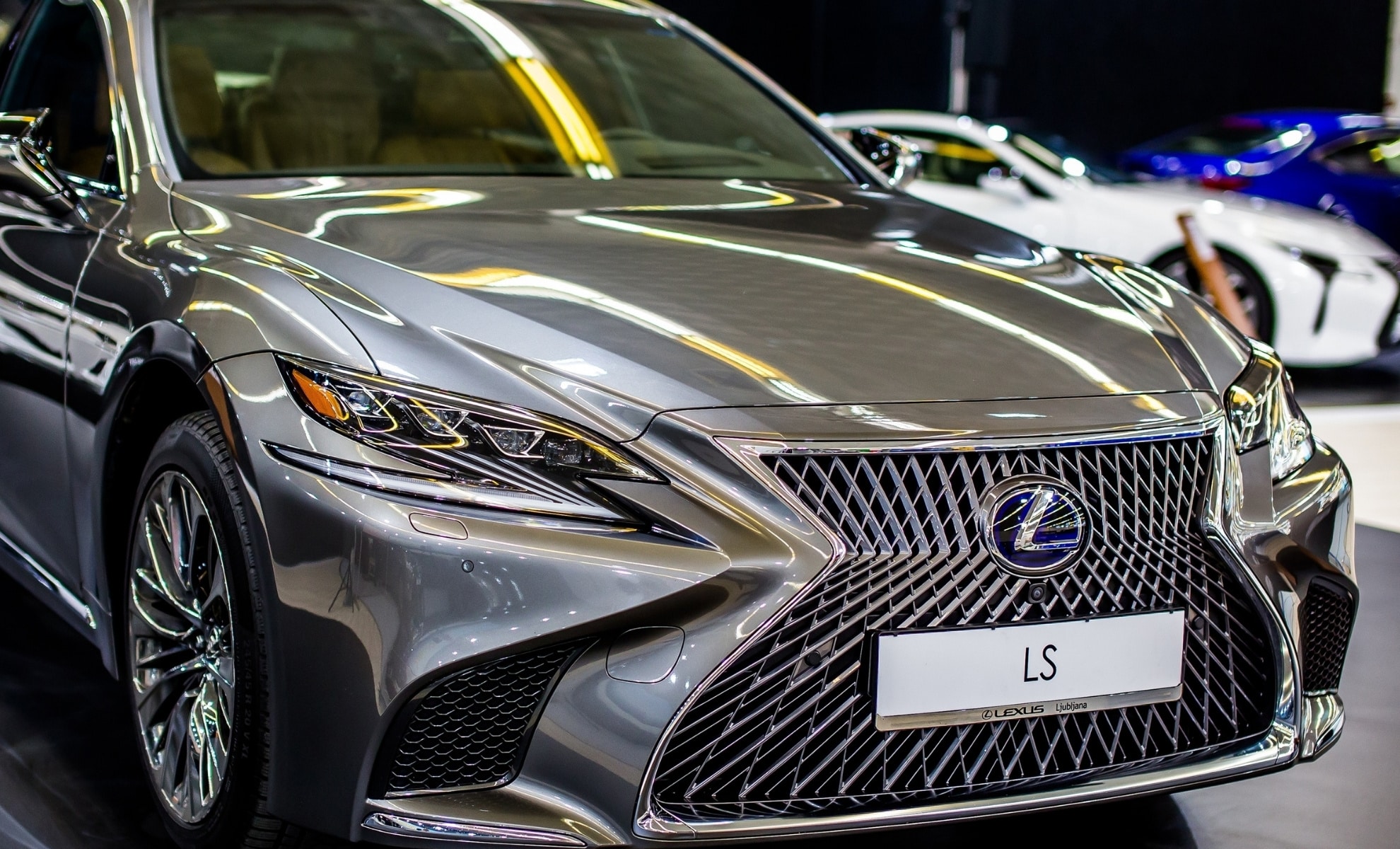Lexus LS