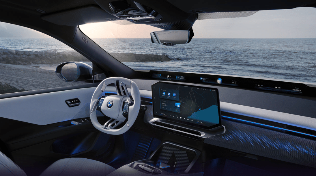 The new BMW Panoramic iDrive with the BMW Operating System X