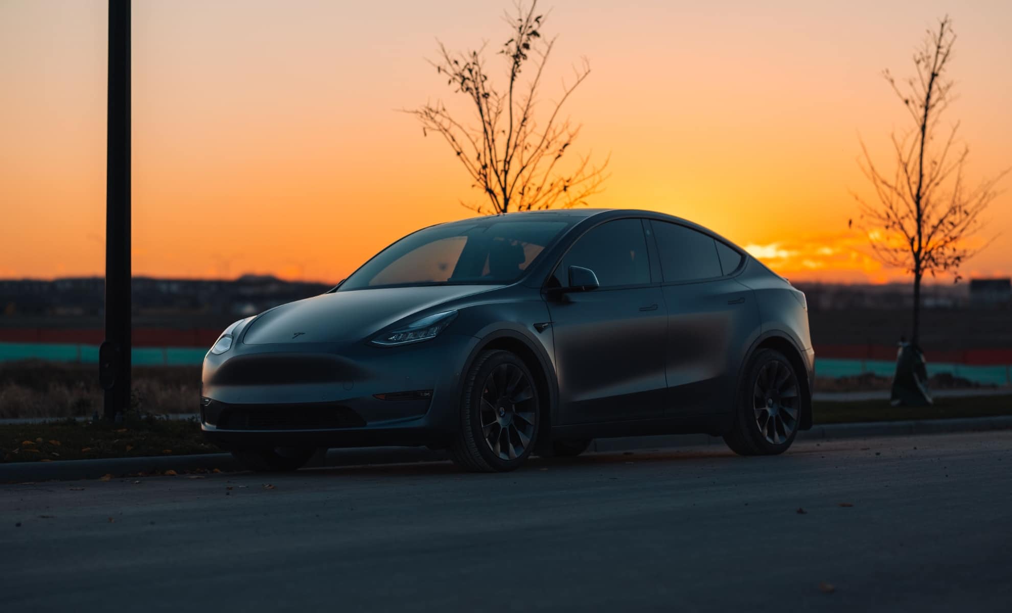 Tesla Upgrades Model Y in China With 16-Inch 2K Screen and Black Headliner