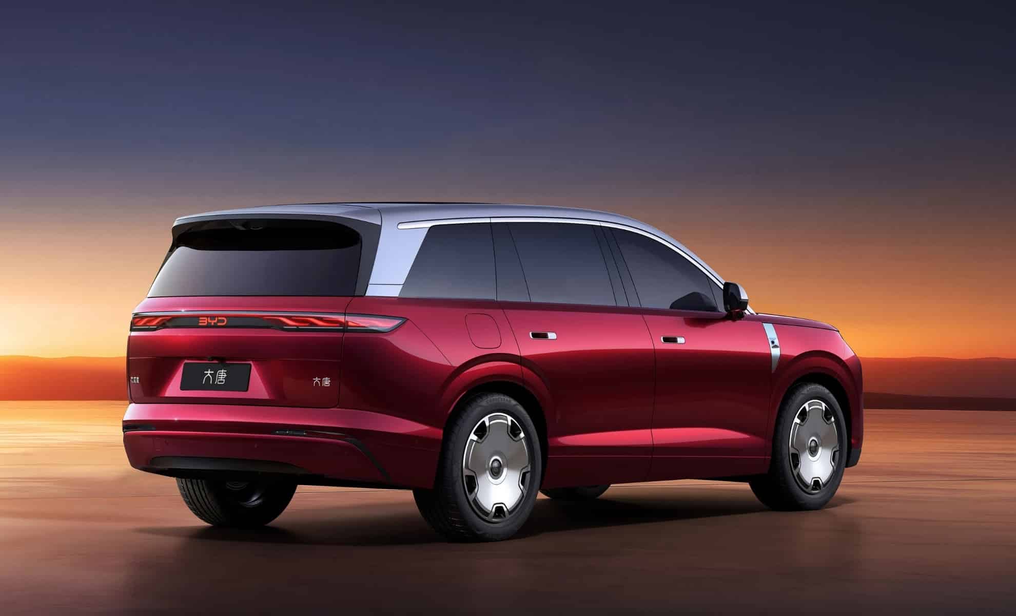 This New BYD Electric SUV Is Bigger Than a BMW iX and Built for Seven ...
